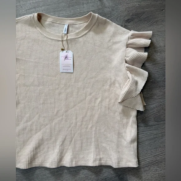 •WISHLIST• WAFFLE KNIT RUFFLE TOP - Picture 2 of 6